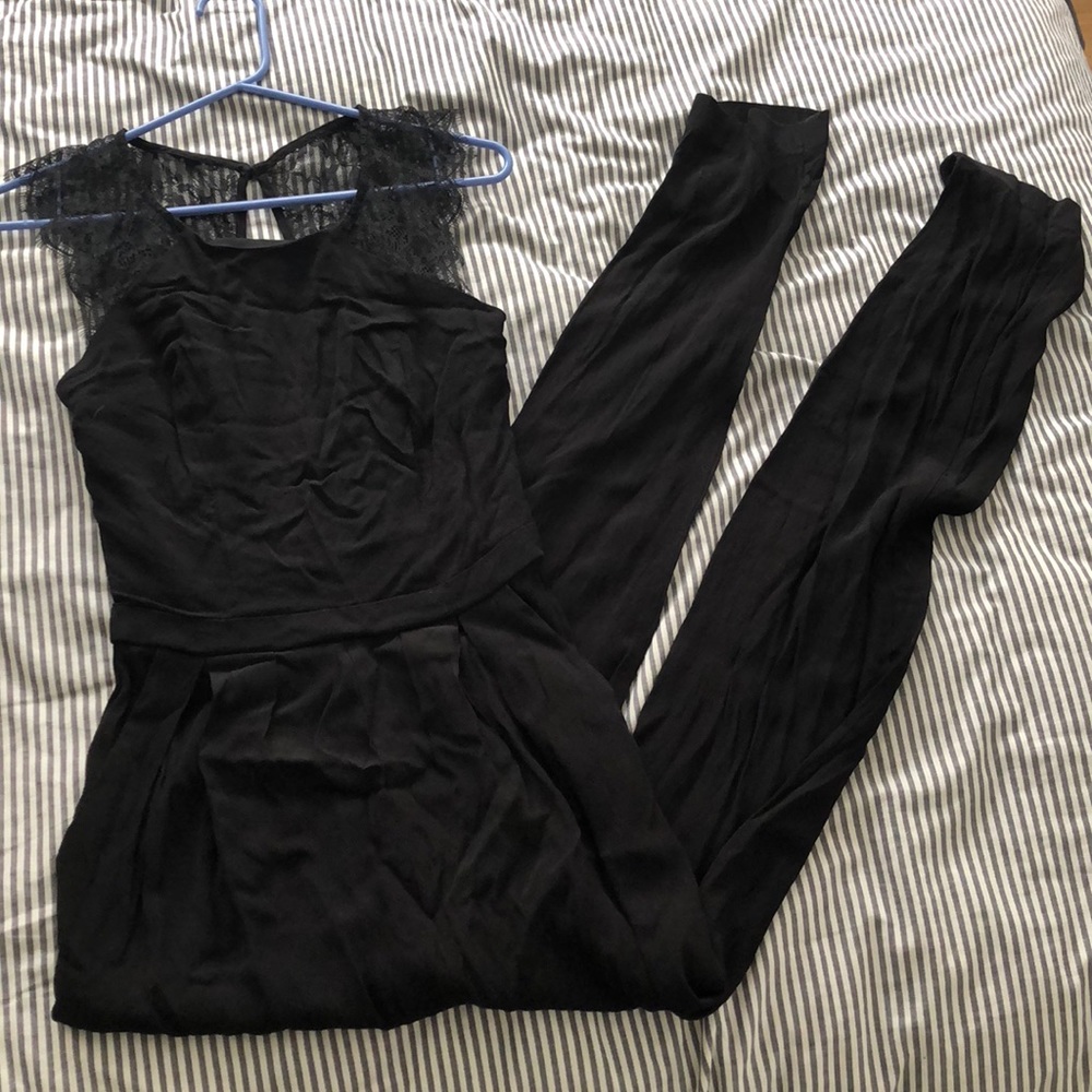 Tall jumpsuit with lace sleeves